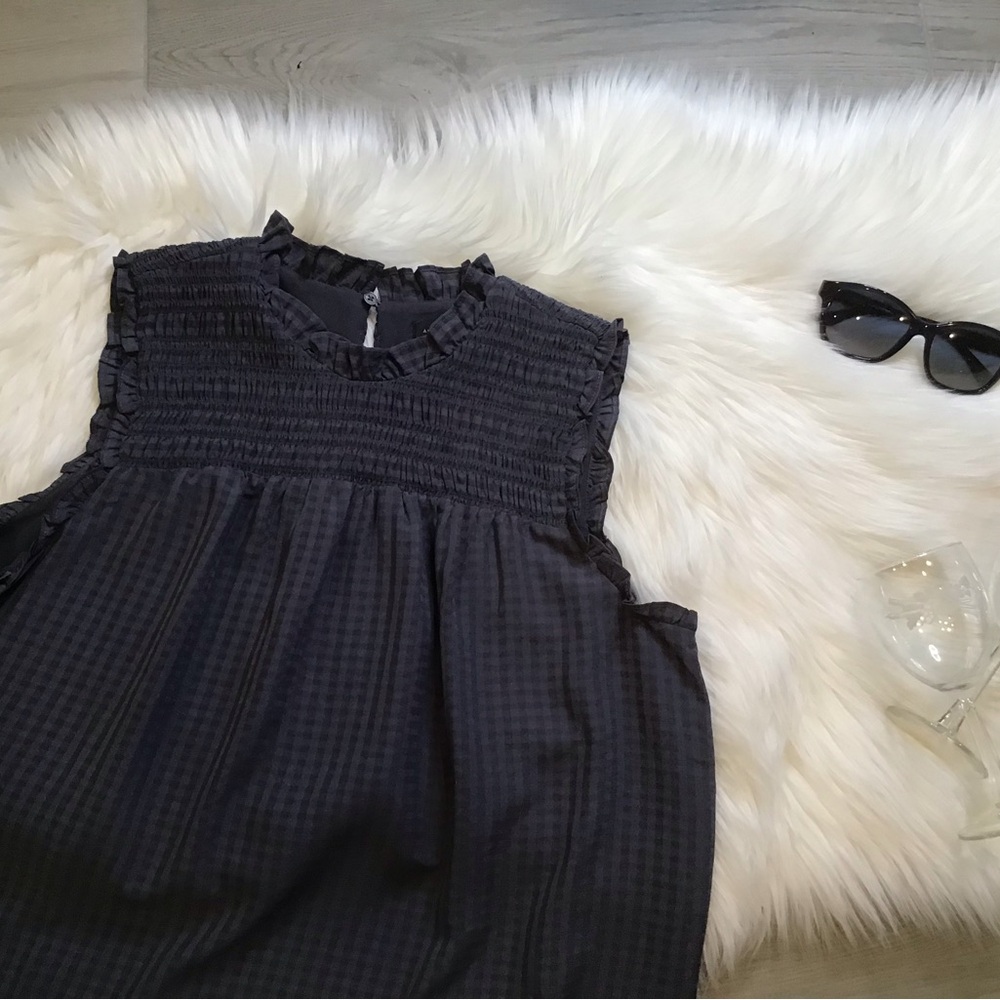 Ann Taylor Grey Sleeveless Smocked Top